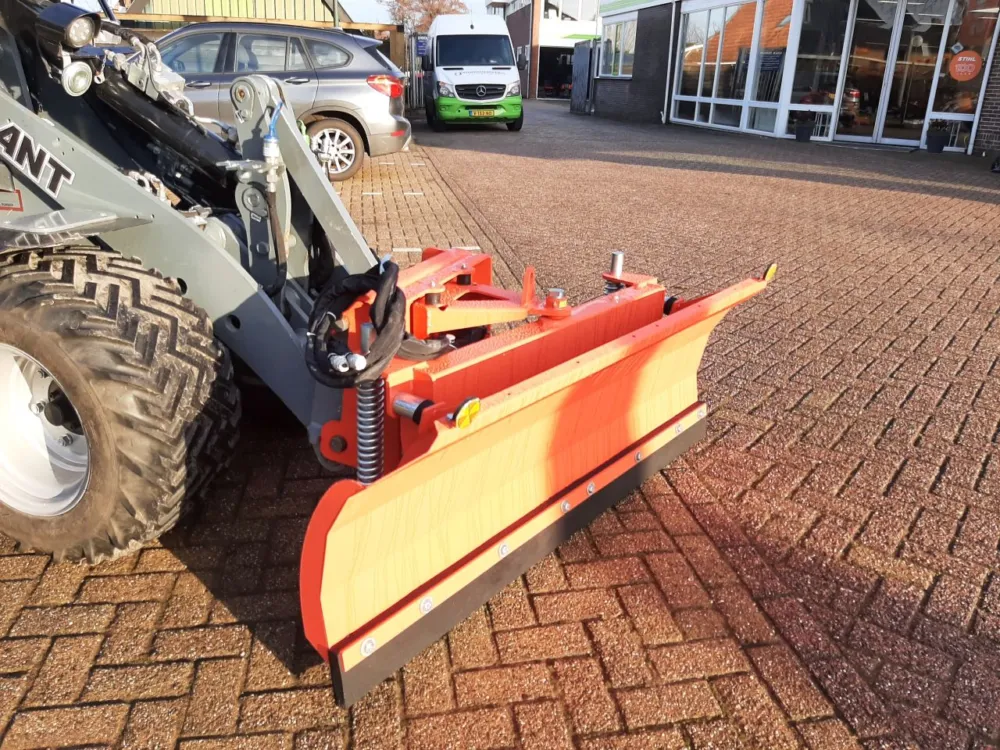 Gratis Retour Boxer sneeuwschuif SS 1600 voor GiANT / Eurotrac knikladers