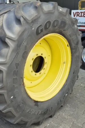 Snelle Levering Good Year 650/75R38 19mm op JOHN DEERE velgen