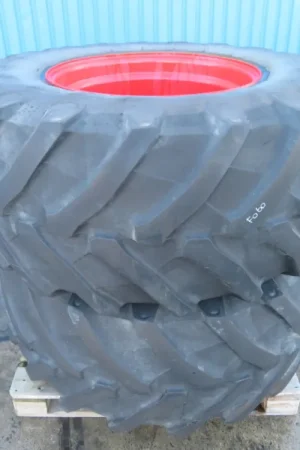 Uitverkoop Pirelli 600/65R28 60% op 10-gaats fendt velgen