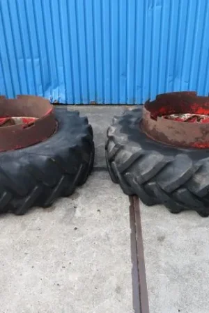 Seizoensaanbieding Goodyear dubbelwiel 18.4R38 met spindel