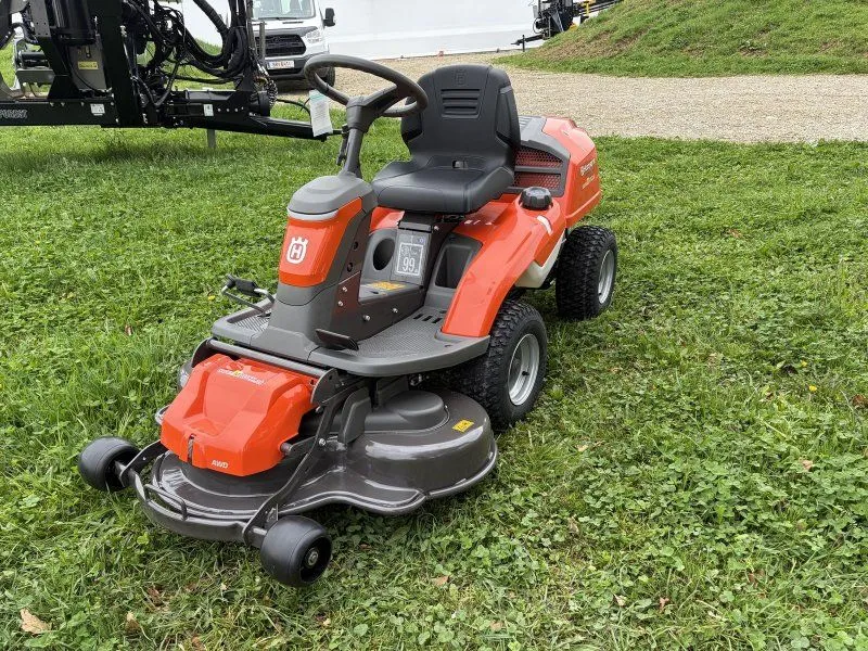 Laatste Versie Husqvarna Rider 216TS AWD mit Servo & Mähdeck 103cm