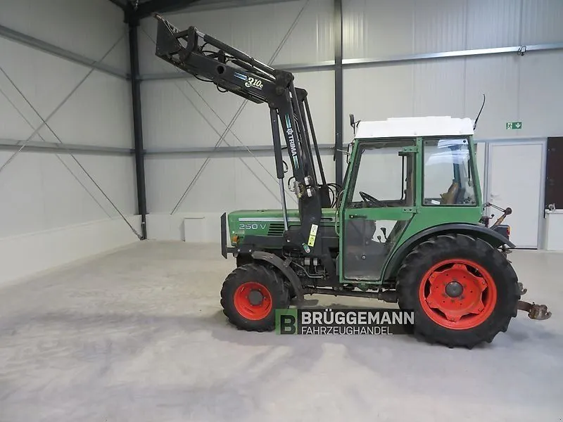 Gecertificeerd Fendt 250V mit Industriefrontlader