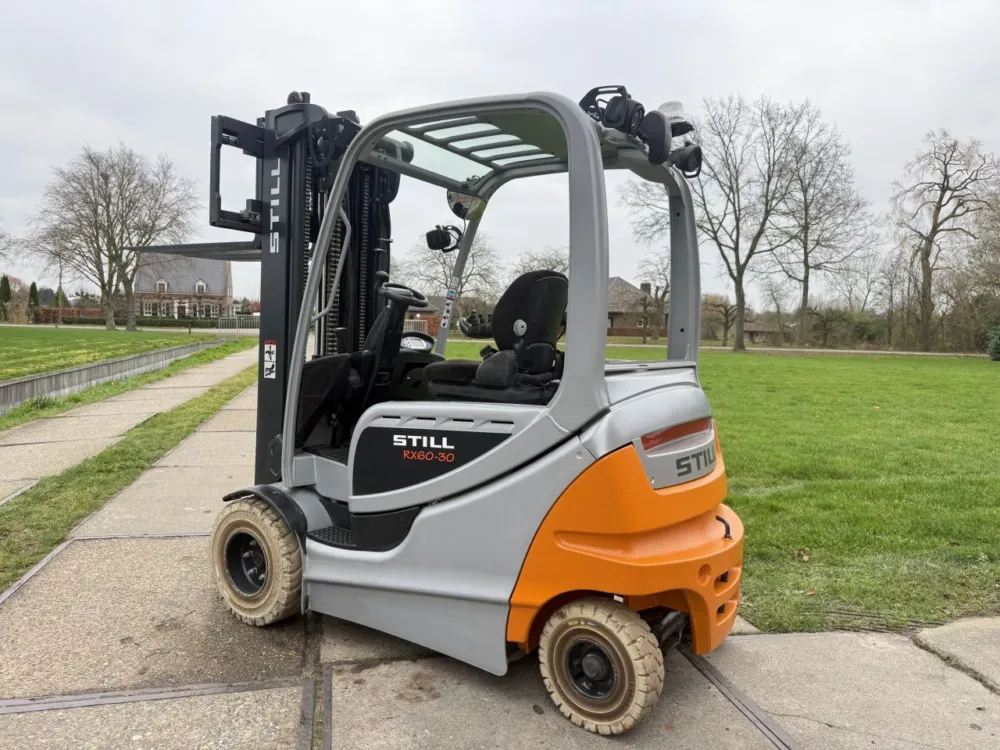 Still RX60-30 heftruck BJ2019 triplex Freelift Sideshift Op = Op