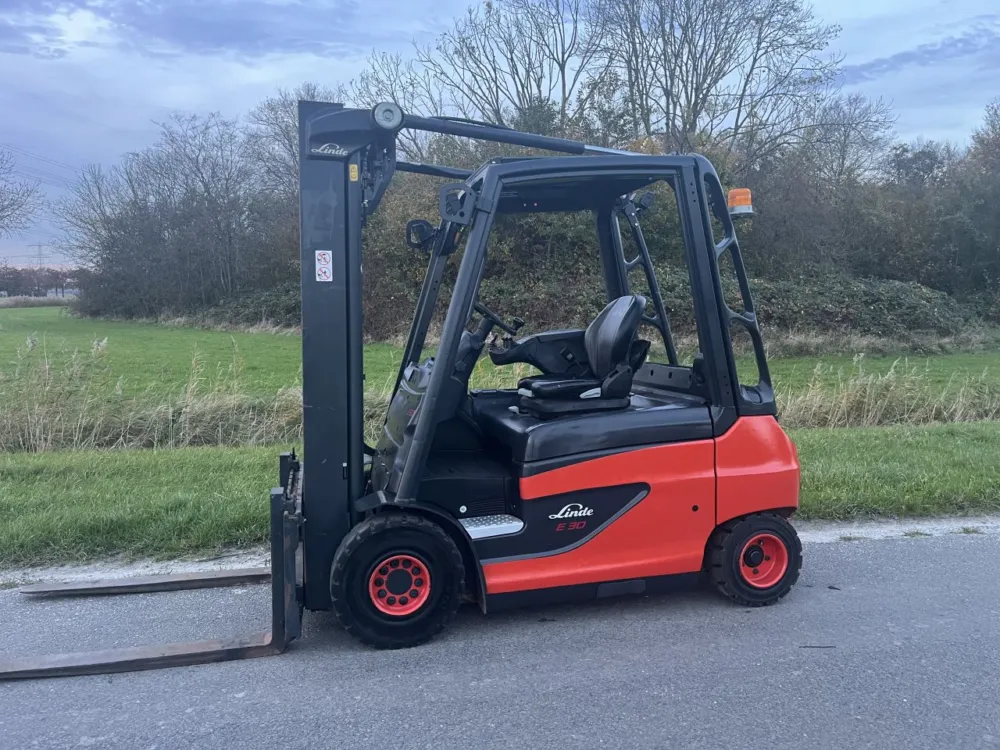 Favoriet Linde E30-01 elektrische heftruck 1228 uur sideshift