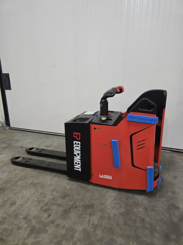 ? NIEUW: EP KPL201 Elektrische Pallettruck 2.0 ton met platform Weekendaanbieding