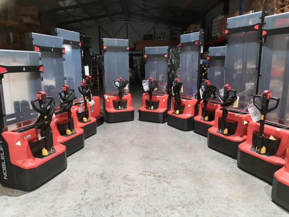 Meest Verkocht Elektrische stapelaar 3600 mm 1300 kg Free lift Li-ion