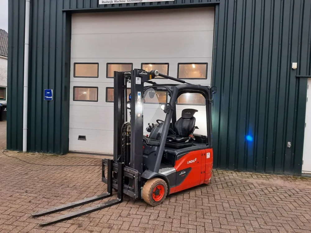 Linde E16 met 3-delige mast en zijverschuiver Goedkoop